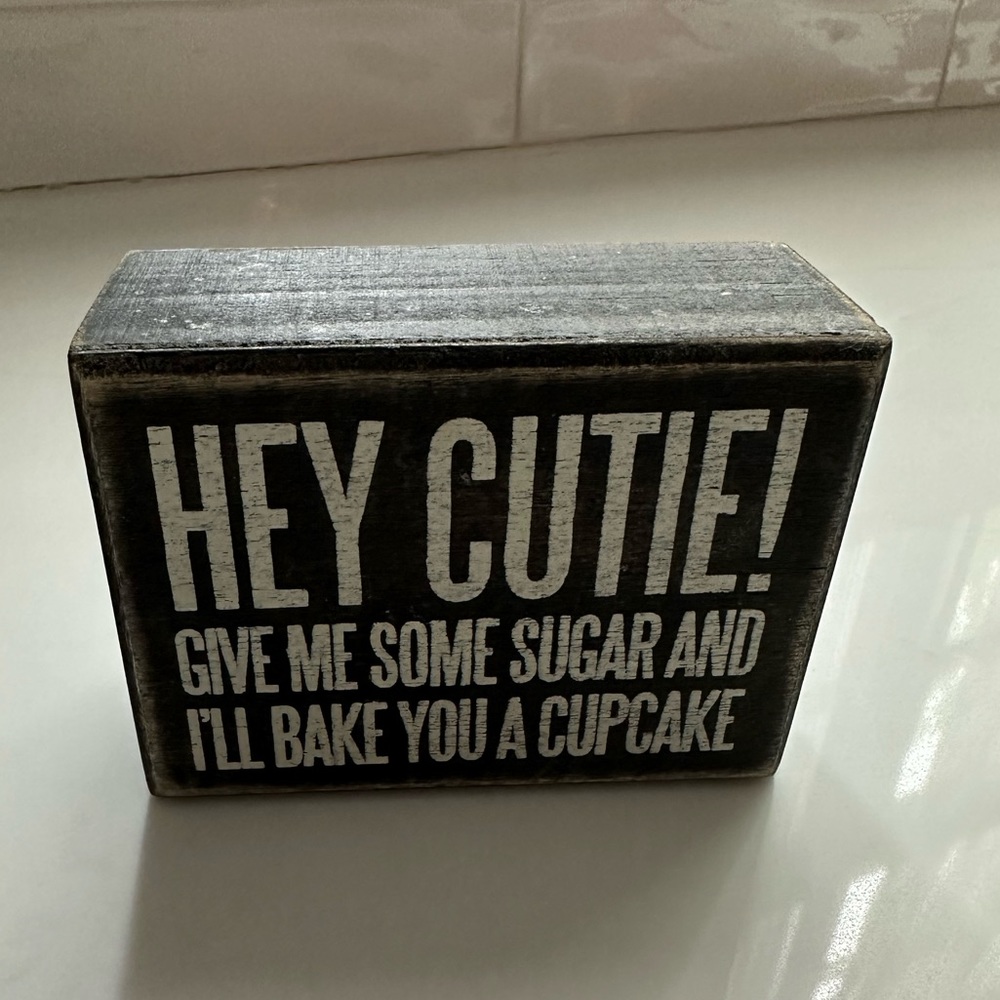 Cupcake signage (small - 4 inches wide)